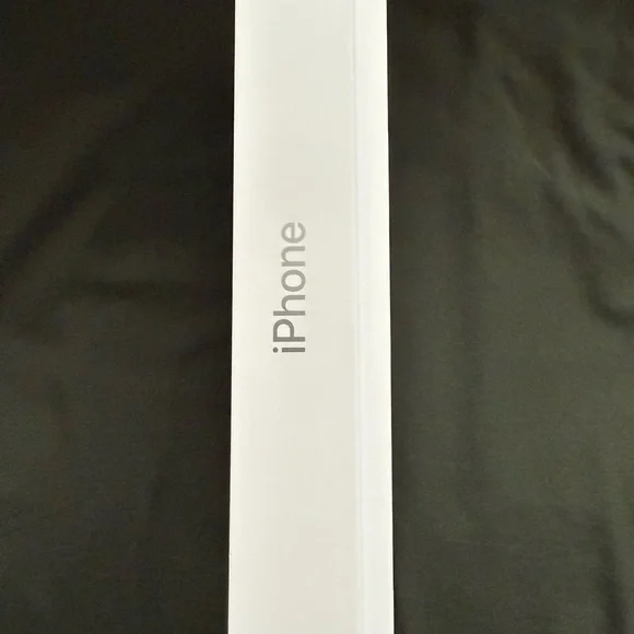 Apple iPhone 13 Pro Max - Silver - Picture 4 of 15